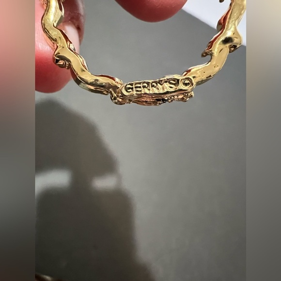 Gerry's Brooch Vintage Leaf Rhinestone Wreath Gold Tone 1 3/8" Jewelry Pin - Picture 5 of 8